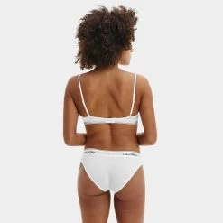 Calvin Klein Dames Slip Wit -Mode lingerie aHR0cHM6Ly93d3cuYm94ZXJzLm5sL21lZGlhL2NhdGFsb2cvcHJvZHVjdC9jL2EvY2FsdmluLWtsZWluX2YzNzg3ZS0xMDBfbW9kZWxfYWNodGVya2FudC5qcGc c3RvcmU9Ym94ZXJzX25sJmltYWdlLXR5cGU9aW1hZ2U