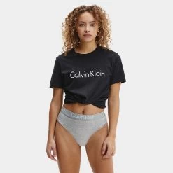 Calvin Klein Dames 3-pack High Waist Strings Zwart / Wit / Grijs -Mode lingerie aHR0cHM6Ly93d3cuYm94ZXJzLm5sL21lZGlhL2NhdGFsb2cvcHJvZHVjdC9jL2EvY2FsdmluLWtsZWluX3FkMzc1N2UtOTk5X21vZGVsXzJfdm9vcmthbnQuanBnP3N0b3JlPWJveGVyc19ubCZpbWFnZS10eXBlPWltYWdl