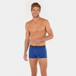 HOM HO1 2-pack Boxers Blauw -Mode lingerie aHR0cHM6Ly93d3cuYm94ZXJzLm5sL21lZGlhL2NhdGFsb2cvcHJvZHVjdC9oL28vaG9tXzQwMDQwNS1kMDQ2XzJfbW9kZWxfdm9vcmthbnQuanBnP3N0b3JlPWJveGVyc19ubCZpbWFnZS10eXBlPWltYWdl