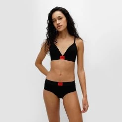 Hugo Boss Dames HUGO Red Label Triangle Bralette Zwart -Mode lingerie aHR0cHM6Ly93d3cuYm94ZXJzLm5sL21lZGlhL2NhdGFsb2cvcHJvZHVjdC9oL3UvaHVnby1ib3NzXzUwNDY5NjQ3LTAwMV9tb2RlbF92b29ya2FudC5qcGc c3RvcmU9Ym94ZXJzX25sJmltYWdlLXR5cGU9aW1hZ2U