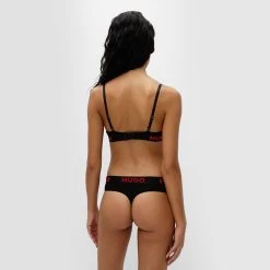 Hugo Boss Dames HUGO Sporty Logo String Zwart -Mode lingerie aHR0cHM6Ly93d3cuYm94ZXJzLm5sL21lZGlhL2NhdGFsb2cvcHJvZHVjdC9oL3UvaHVnby1ib3NzXzUwNDY5NjUxLTAwMV9tb2RlbF9hY2h0ZXJrYW50LmpwZz9zdG9yZT1ib3hlcnNfbmwmaW1hZ2UtdHlwZT1pbWFnZQ