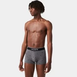 Lacoste 3-pack Boxers All Over Mini Logo Grijs & Zwart -Mode lingerie aHR0cHM6Ly93d3cuYm94ZXJzLm5sL21lZGlhL2NhdGFsb2cvcHJvZHVjdC9sL2EvbGFjb3N0ZV81aDM0MTEtdmRwXzMuanBnP3N0b3JlPWJveGVyc19ubCZpbWFnZS10eXBlPWltYWdl