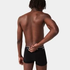 Lacoste 3-pack Boxers Basic Zwart -Mode lingerie aHR0cHM6Ly93d3cuYm94ZXJzLm5sL21lZGlhL2NhdGFsb2cvcHJvZHVjdC9sL2EvbGFjb3N0ZV81aDMzODktMDMxXzIuanBnP3N0b3JlPWJveGVyc19ubCZpbWFnZS10eXBlPWltYWdl