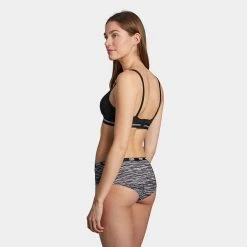 PUMA Dames 2-pack Hipsters Printed Stripe Zwart & Wit -Mode lingerie aHR0cHM6Ly93d3cuYm94ZXJzLm5sL21lZGlhL2NhdGFsb2cvcHJvZHVjdC9wL3UvcHVtYV83MDEyMTkzNTItMDA0XzFfbW9kZWxfYWNodGVya2FudC5qcGc c3RvcmU9Ym94ZXJzX25sJmltYWdlLXR5cGU9aW1hZ2U